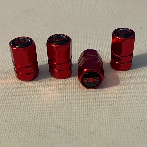 392 valve Stem caps in Red set of 4 NWT - Picture 1 of 4